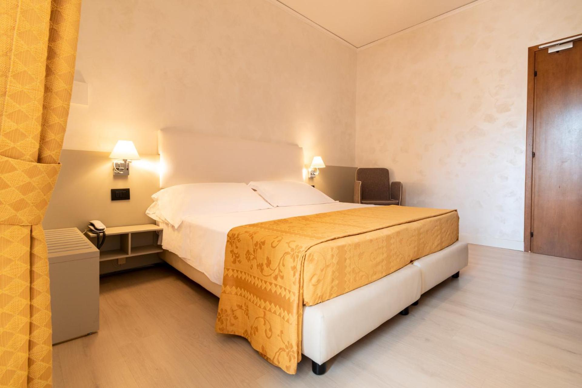 Continental B&B City Hotel Бібіоне Номер фото